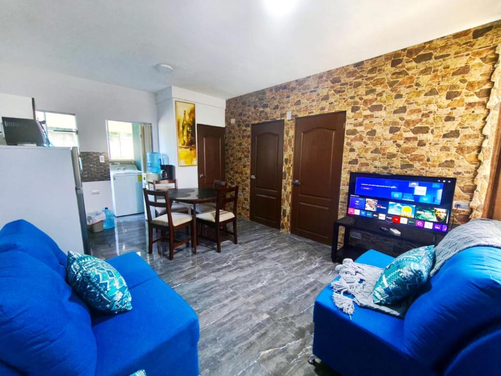 Μια τηλεόραση ή/και κέντρο ψυχαγωγίας στο Santana Lux