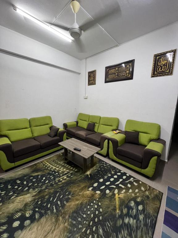 Khu vực ghế ngồi tại Nawab Homestay