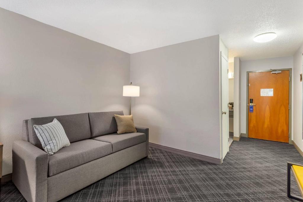 Comfort Inn Huntington near University area - King Room - Non-Smoking