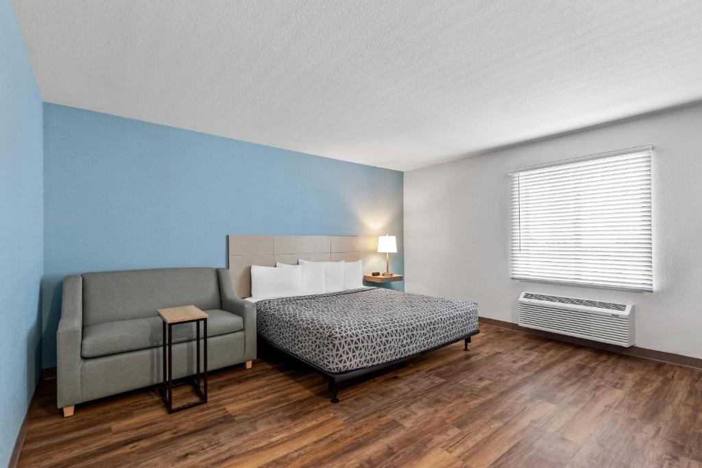 WoodSpring Suites St Peters-OFallon photo