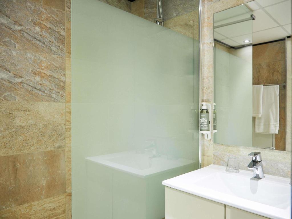 
POP Room with Two Single Beds
