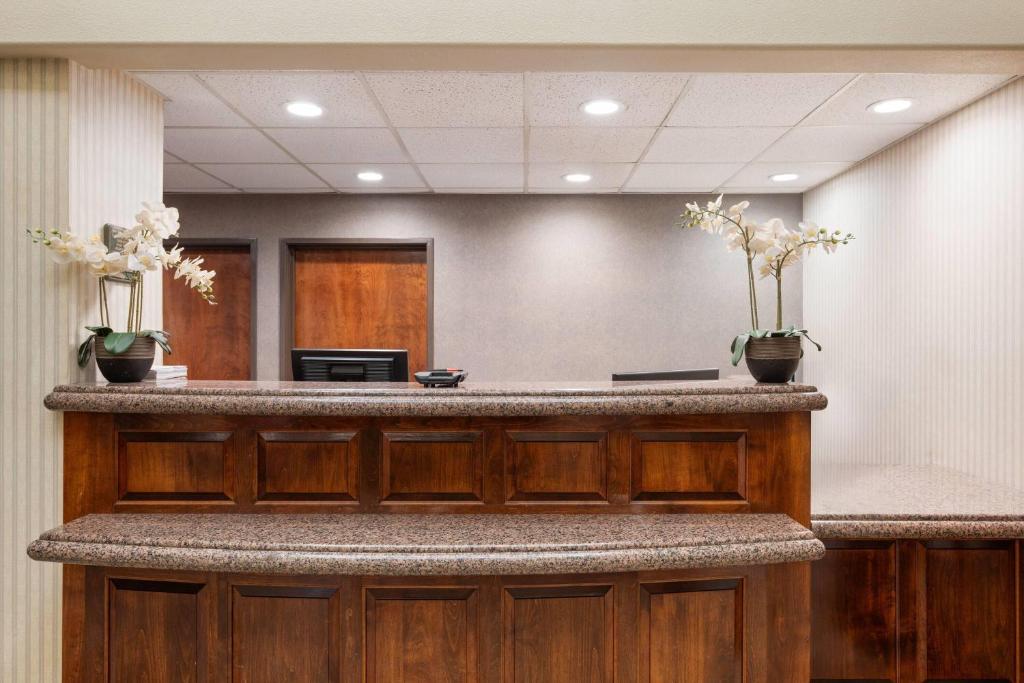 Hawthorn Suites by Wyndham Napa Valley photo