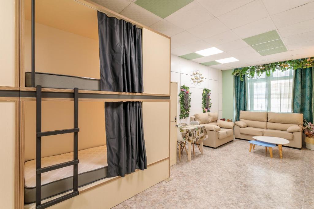 Гостиная зона в HOSTEL Pepper-Gold - FREE COFFE -TOWELS - FREE LOCKERS - STEP-FREE ACCESS