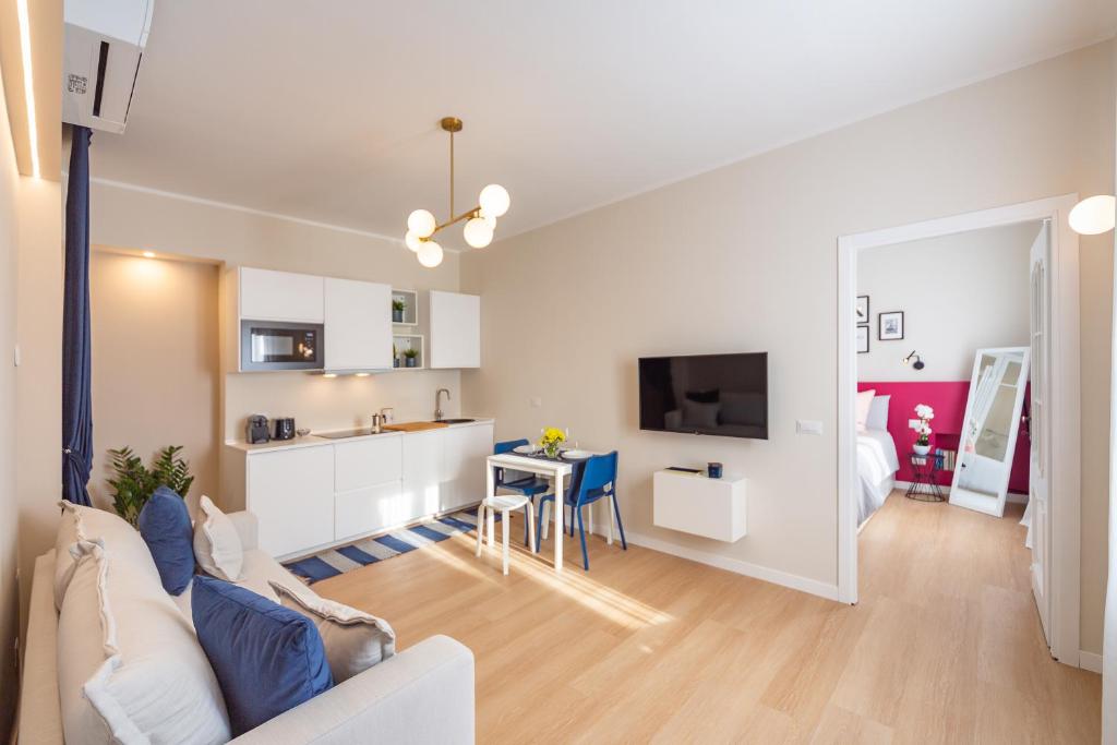 Just Urban Stays - Cozy 1-BR Apartment near Navigli & Metro M2