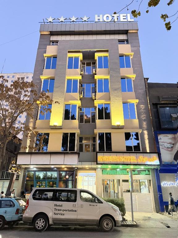 Budova, kde se hotel nachází