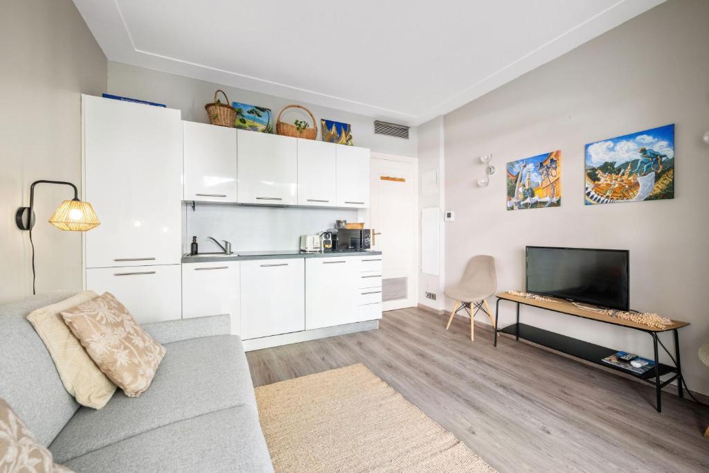 Η κουζίνα ή μικρή κουζίνα στο LA PLAGE - Studio - Face à la Mer - Climatisation