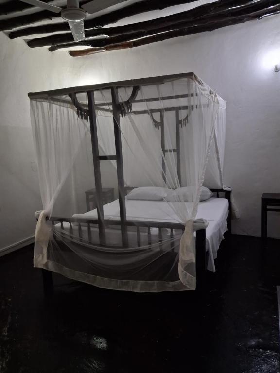 ワタムにあるMimi ni wakoの天蓋付きベッド1台