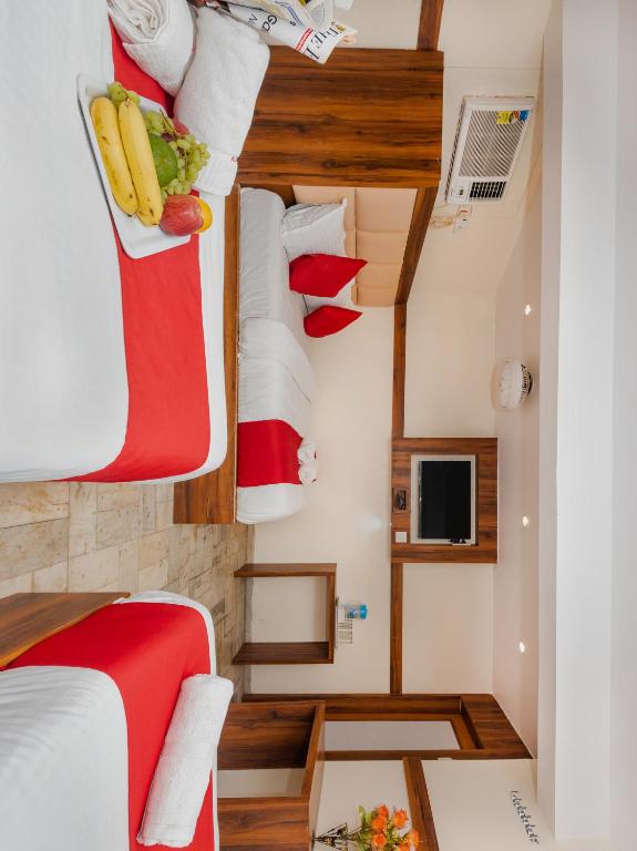 امکانات Hotel KGN Near CST Railway Station Mumbai and Haj House Mumbai Near Crawford Market Mumbai - تصویر ۴