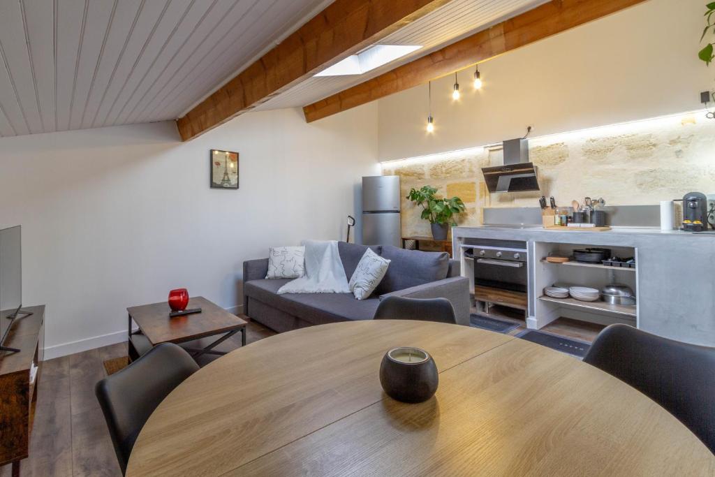 Le Clémenceau - T2 avec terrasse en plein centre