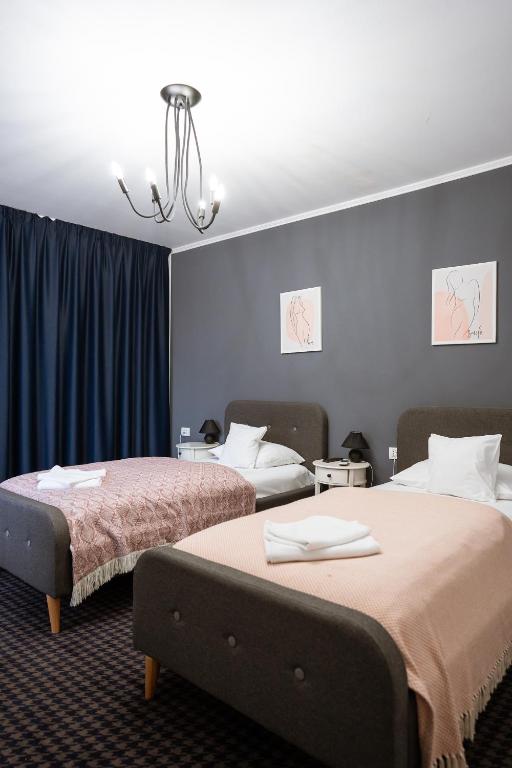 Ivana Hotel - 