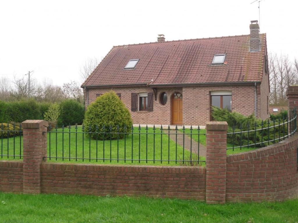 Zahrada ubytování Gîte indépendant avec jardin clos, terrasse et wifi, au centre de Senlis, animaux acceptés - FR-1-376-52