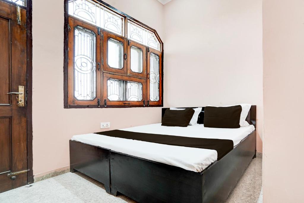 Gallery image of SPOT ON guest house in Bulandshahr