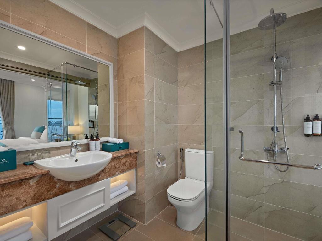 Privilege Luxe Family Room with One Double Bed and Two Single Beds