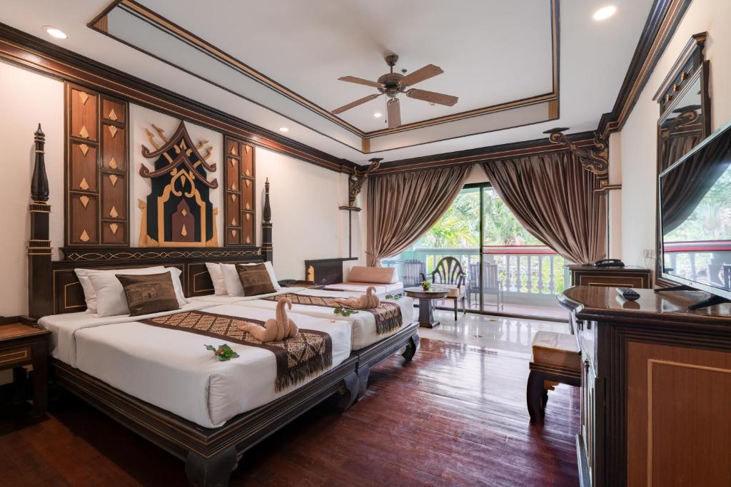 
Suite with Pool View
