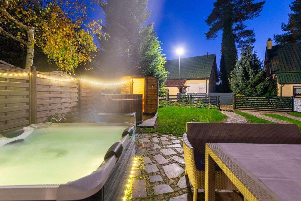 Bazén v ubytování Haus Claudia nebo v jeho okolí