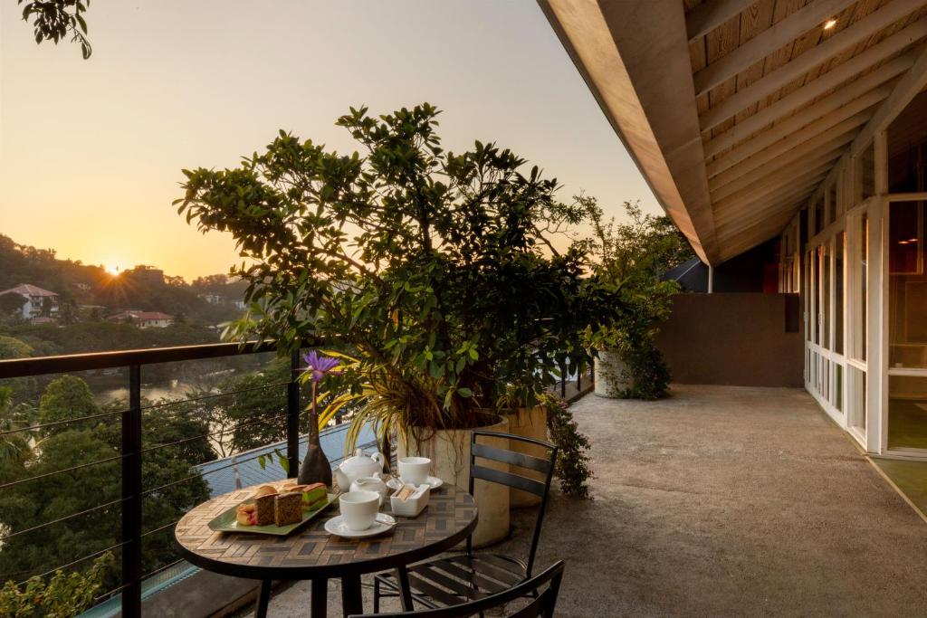 Lake Avenue Hotel Kandy - 4