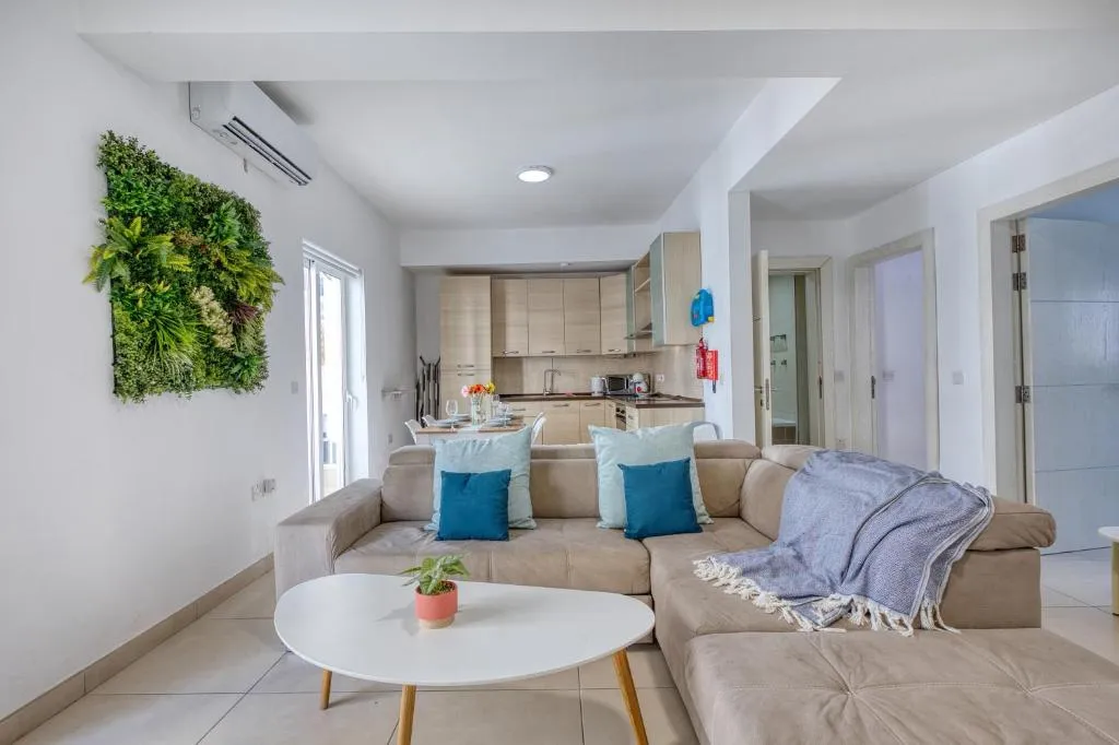 Cozy St julians stay Beach City Center