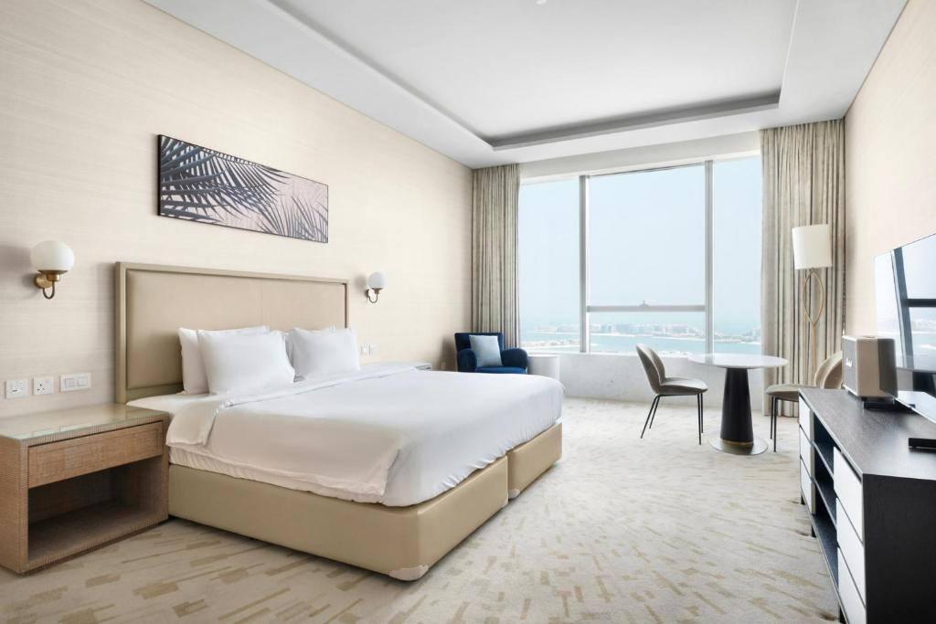 Blueground The Palm Jumeirah jacuzzi nr Atlantis DXB-1709, Dubai ...