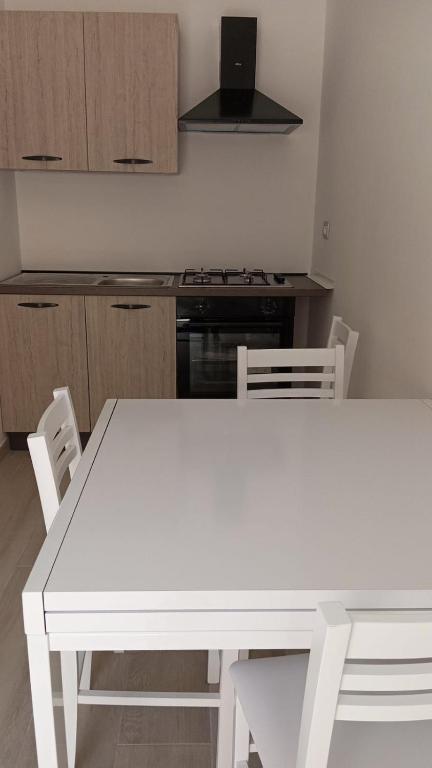 Η κουζίνα ή μικρή κουζίνα στο Giulia's house