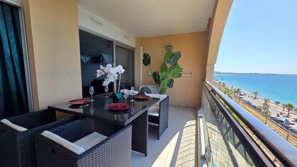 T2 balcon vue mer, 2 piscines, plage à pied 4pers