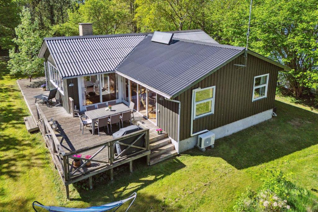 Hoone, kus puhkemaja asub