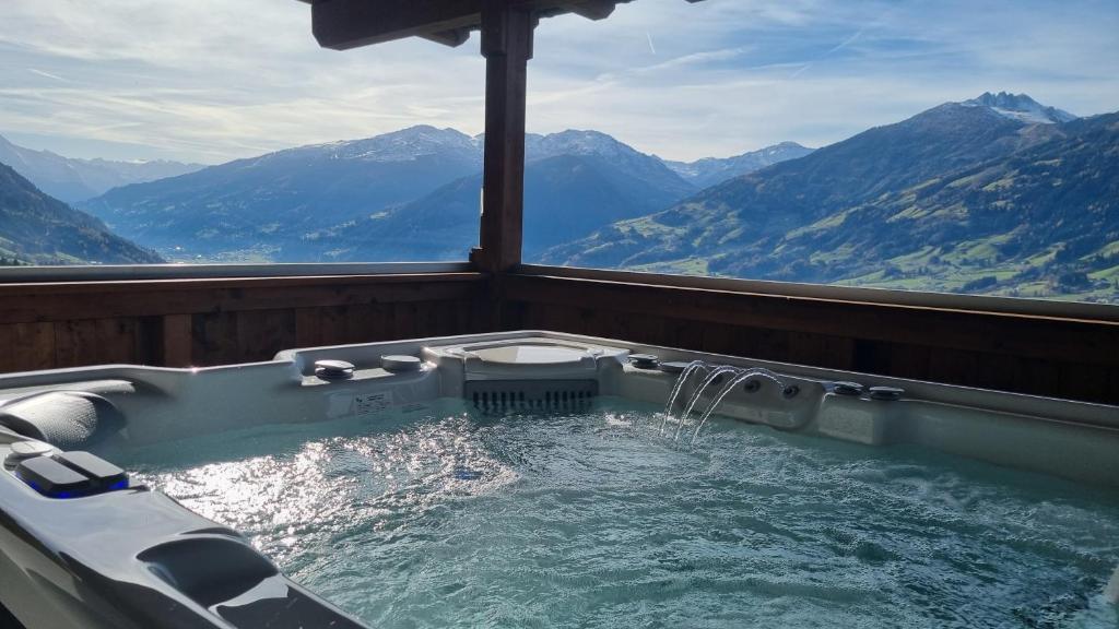 Nespecifikovaný výhled na hory nebo výhled na hory při pohledu z apartmánu