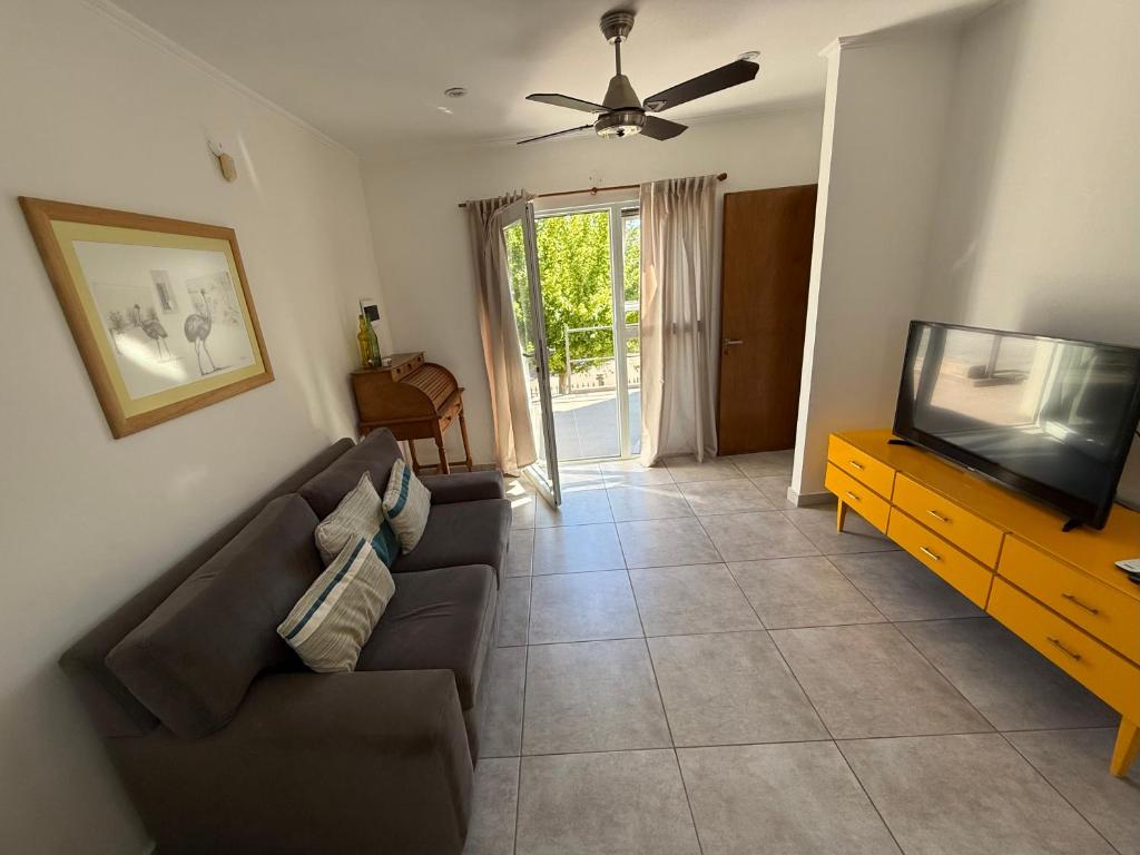 Et tv og/eller underholdning på Departamento 102 planta alta