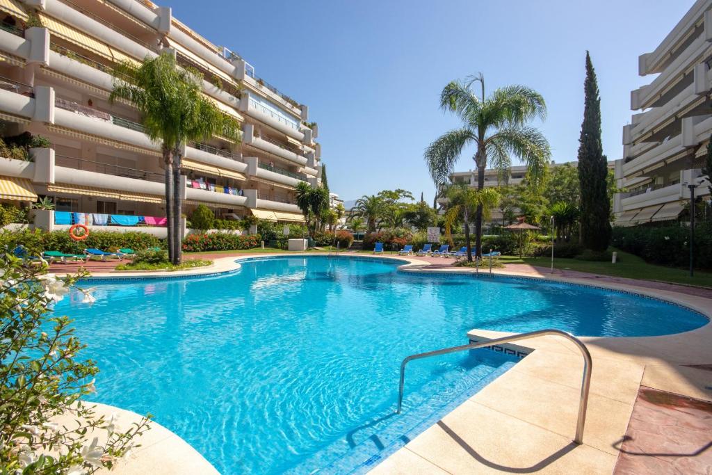 Spacious Penthouse Guadalmina, San Pedro