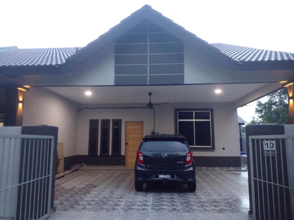 Galeriebild der Unterkunft POOL CaSSa Ardina pantai Batu hitam 4rooms in Kuantan