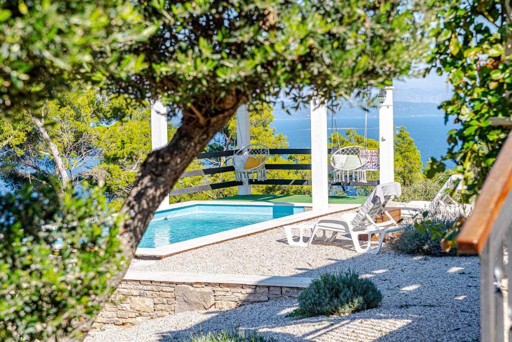 Πισίνα στο ή κοντά στο Authentic Stone House Piece of Heaven