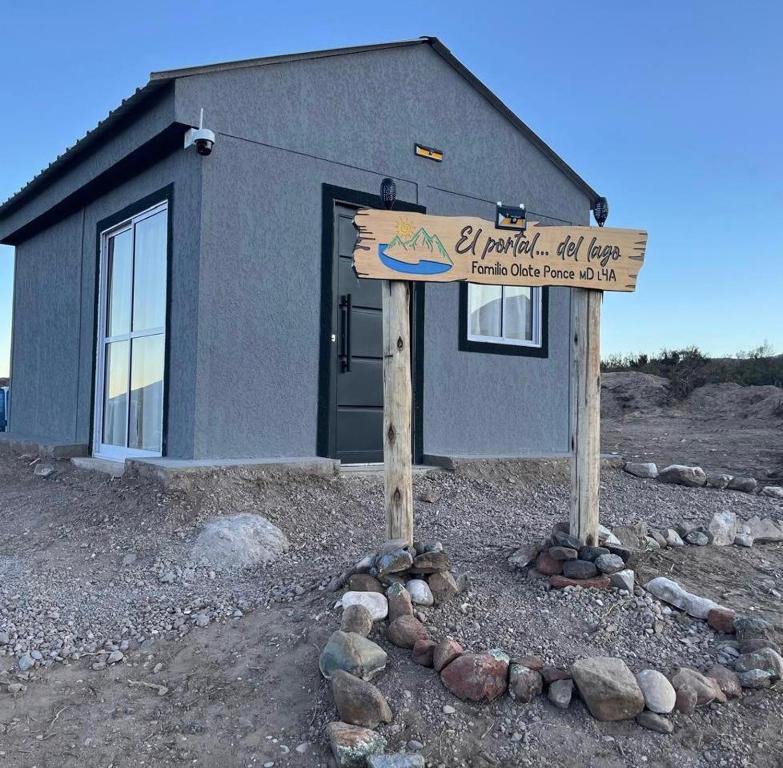 Το κτήριο όπου στεγάζεται  το διαμέρισμα