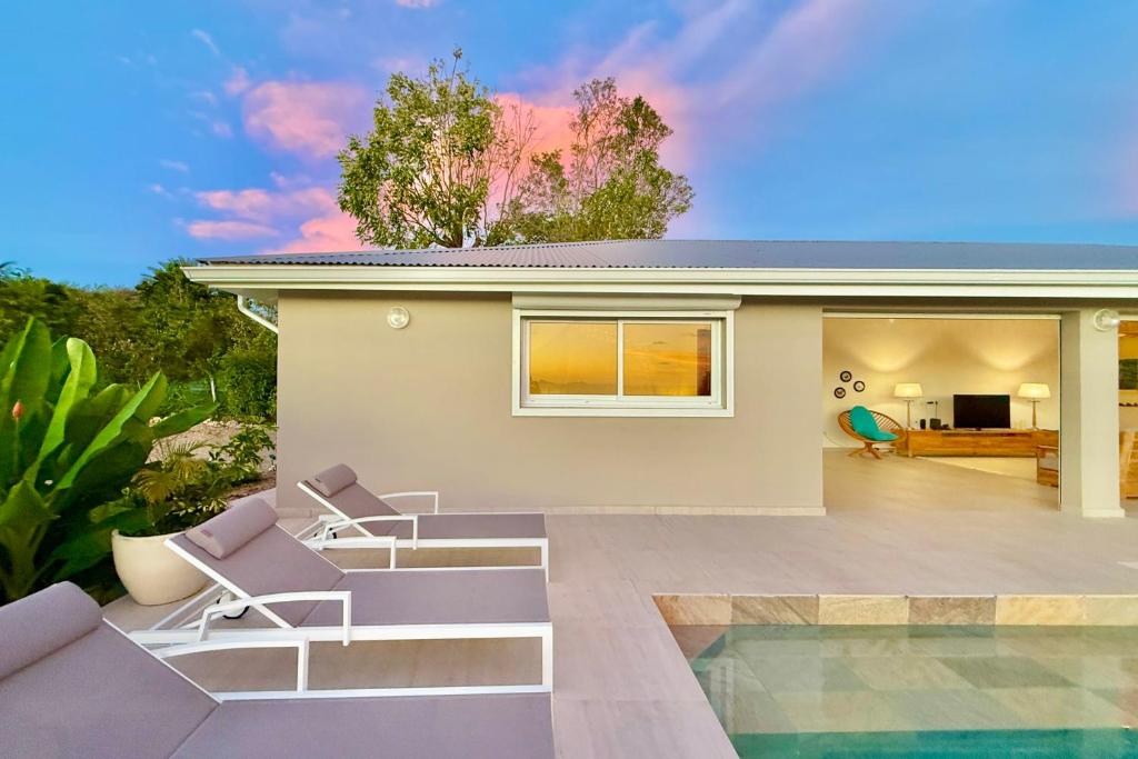 Bazén v ubytování Villa Joséphine nebo v jeho okolí