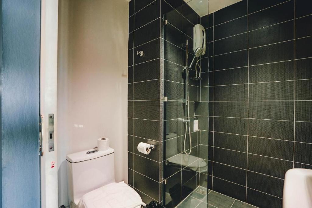 The Galla Hotel - 11