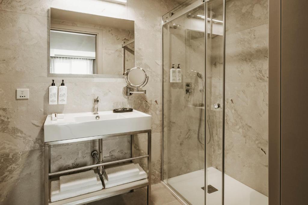 Regional Hotel by NEU Collective - 12