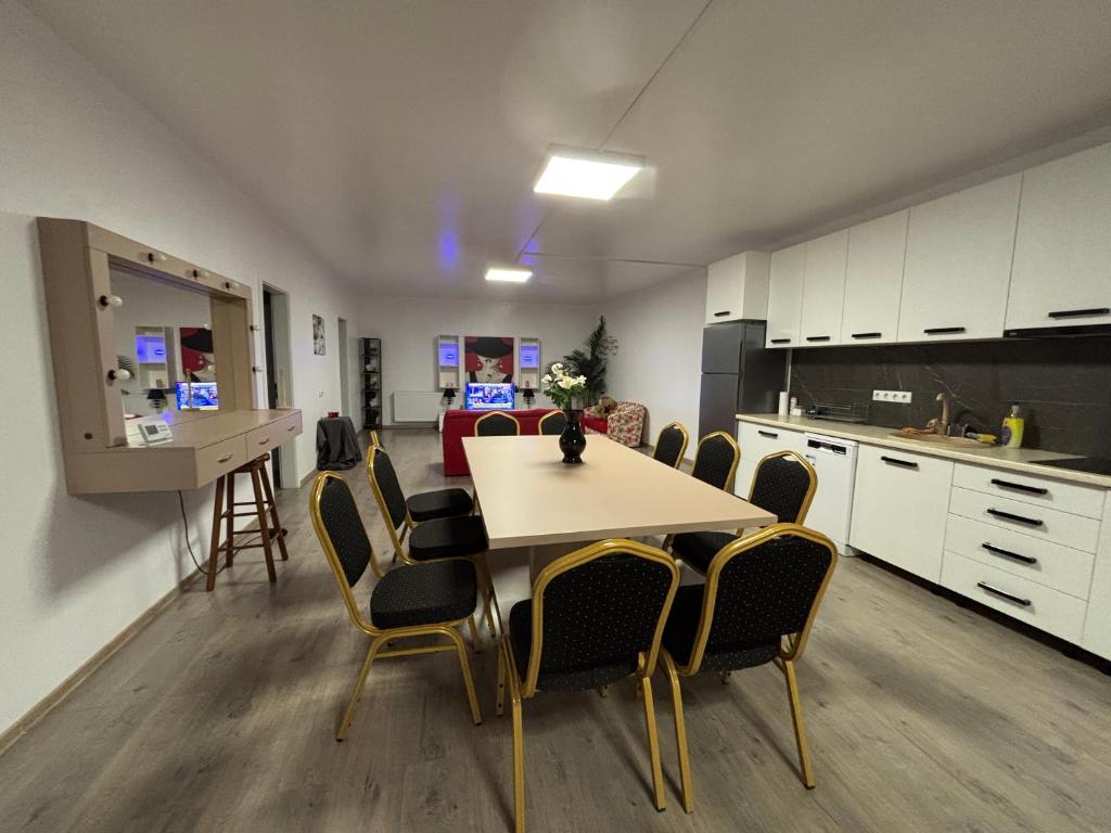 Køkken eller tekøkken på Bob Residence- Chic Penthouse