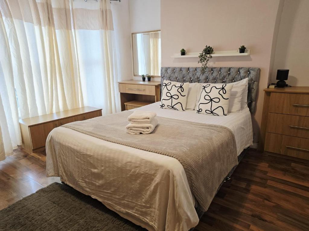 Ένα ή περισσότερα κρεβάτια σε δωμάτιο στο Room 4 Shared House