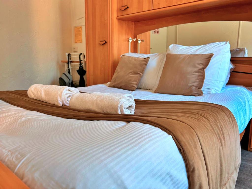 Les Callunes - Double Room With Balcony