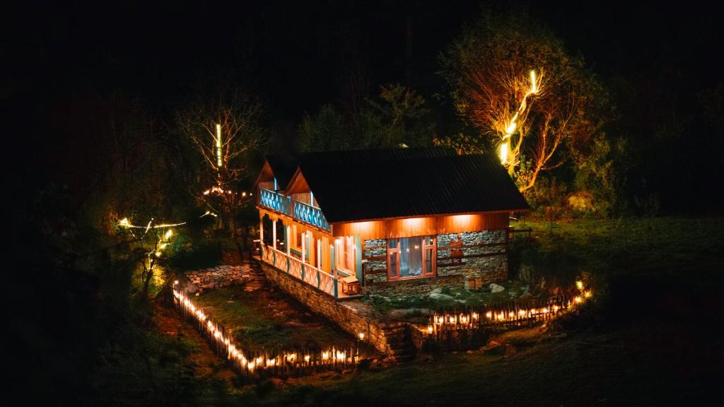 Το κτήριο όπου στεγάζεται  το διαμέρισμα