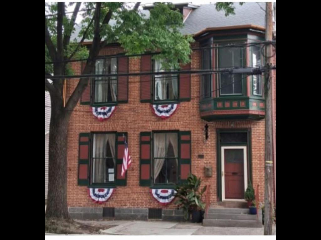 Το κτήριο όπου στεγάζεται  το bed & breakfast