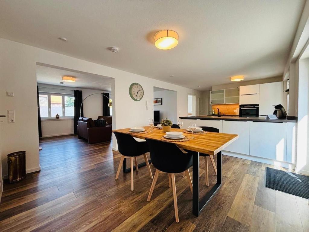 Kuchyň nebo kuchyňský kout v ubytování Aposto Apartments am Marktplatz 13