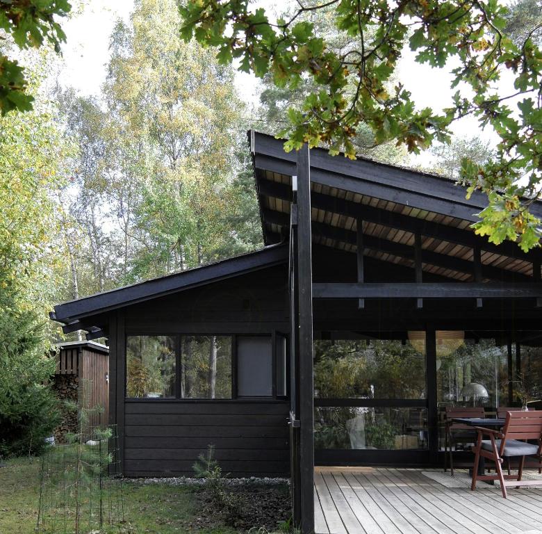 Το κτήριο όπου στεγάζεται  η παραθεριστική κατοικία