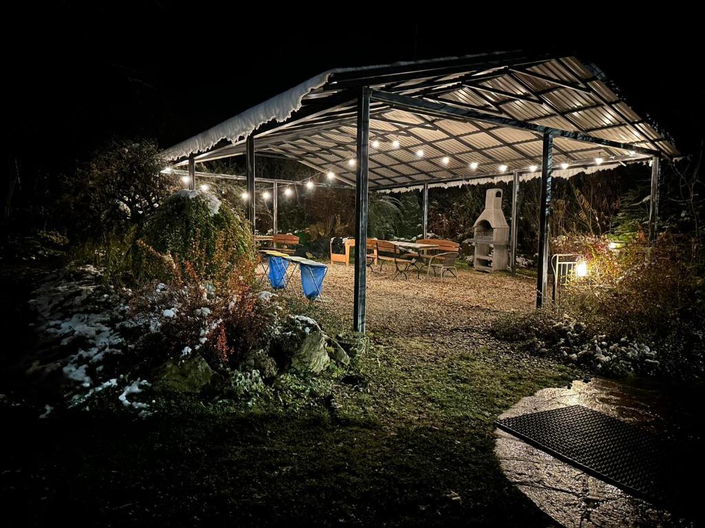 Κήπος έξω από το Bieszczadzka STELLA -Domek całoroczny