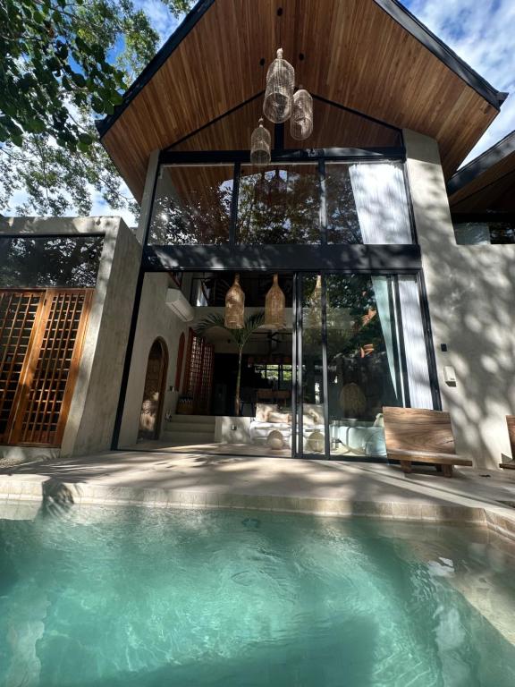 Bazén v ubytování Las chozas III nebo v jeho okolí