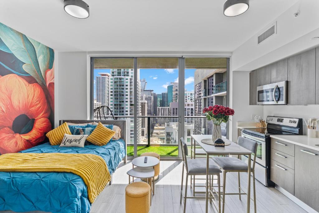 Miami Penthouse Infinity Pool photo