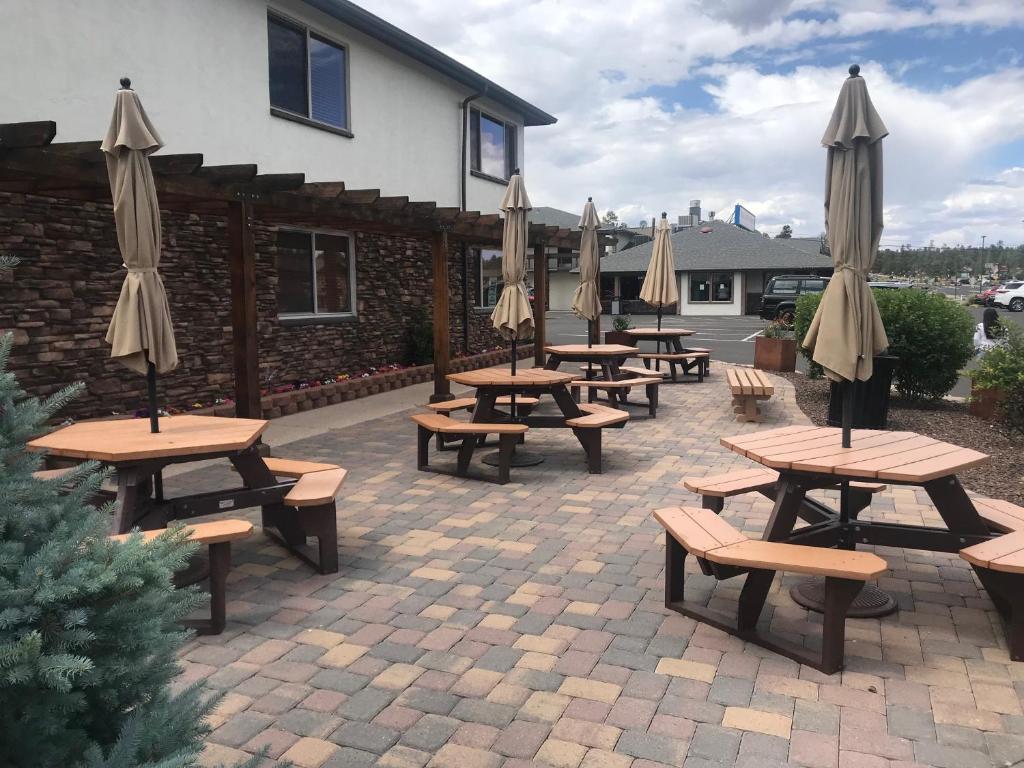Red Feather Lodge/Hotel photo
