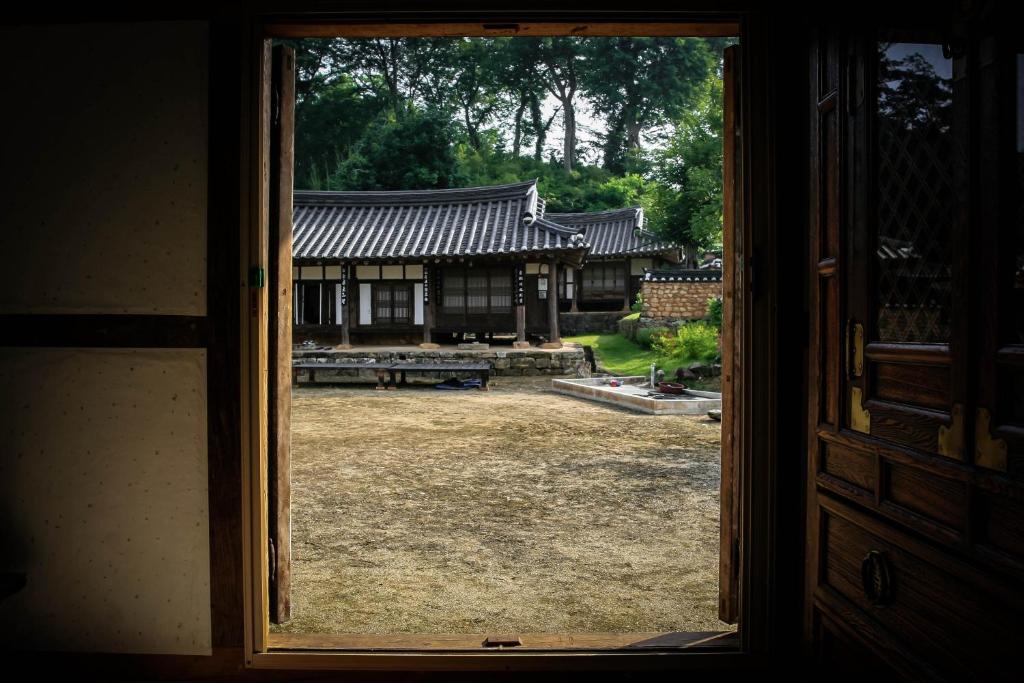 Zahrada ubytování Jinrae Lee's Traditional House