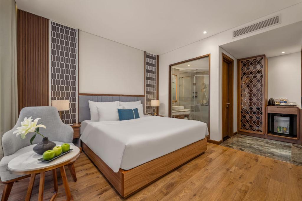 Phòng Deluxe Giường Đôi Nhìn Ra Thành Phố - Bao Gồm Trà Chiều