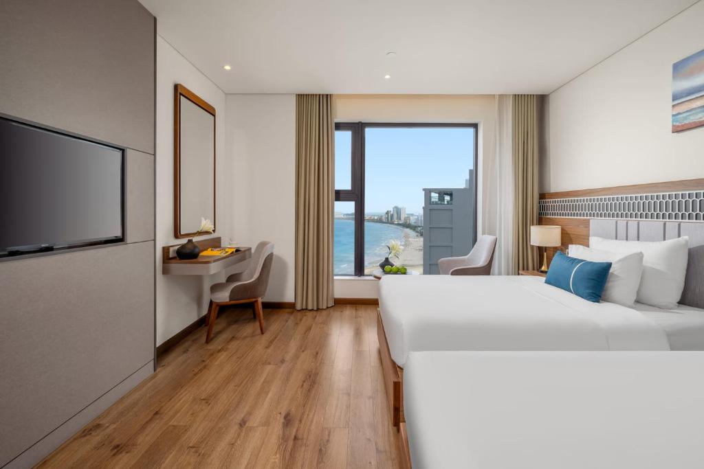 Deluxe Twin Room with Partial Ocean View - Afternoon Tea Included