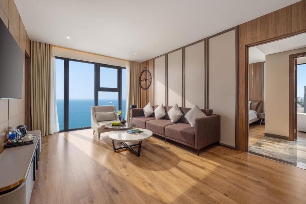 Suite Junior Nhìn Ra Biển - Bao Gồm Trà Chiều
