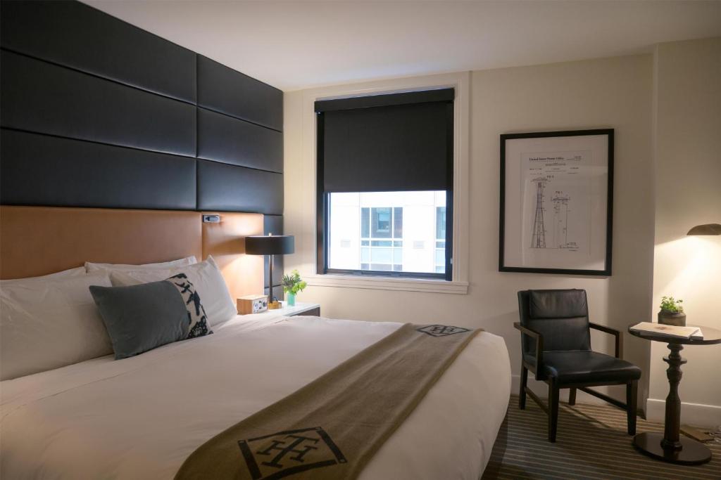 Hotel Theodore - 